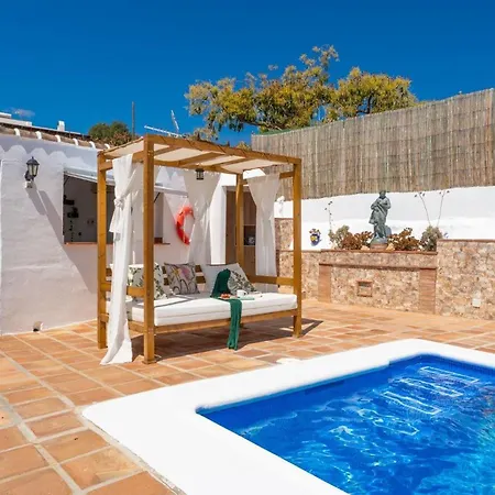 Mit Privatpool Fuer 2 Personen Ca 60 Qm In Nerja, Andalusien Costa Del Sol